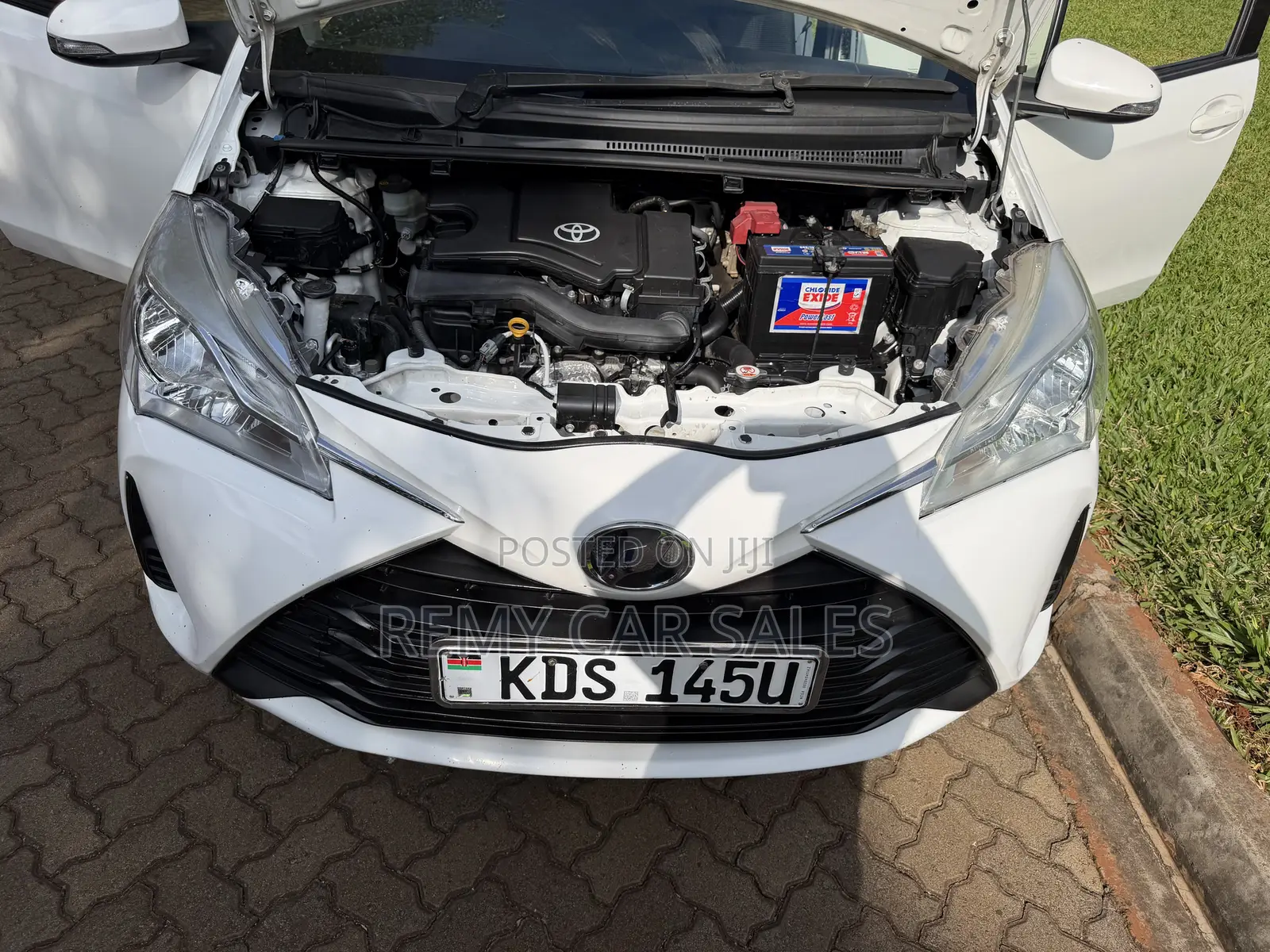 Toyota Vitz 2018 White