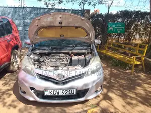 Toyota Vitz 1.3 FWD 5dr 2012 Pink