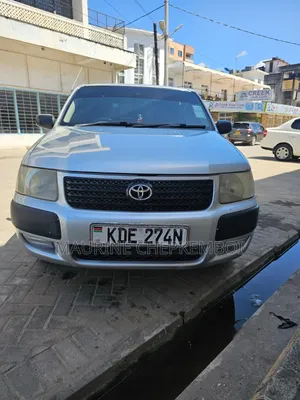 Toyota Succeed SV Premium 2014 Silver