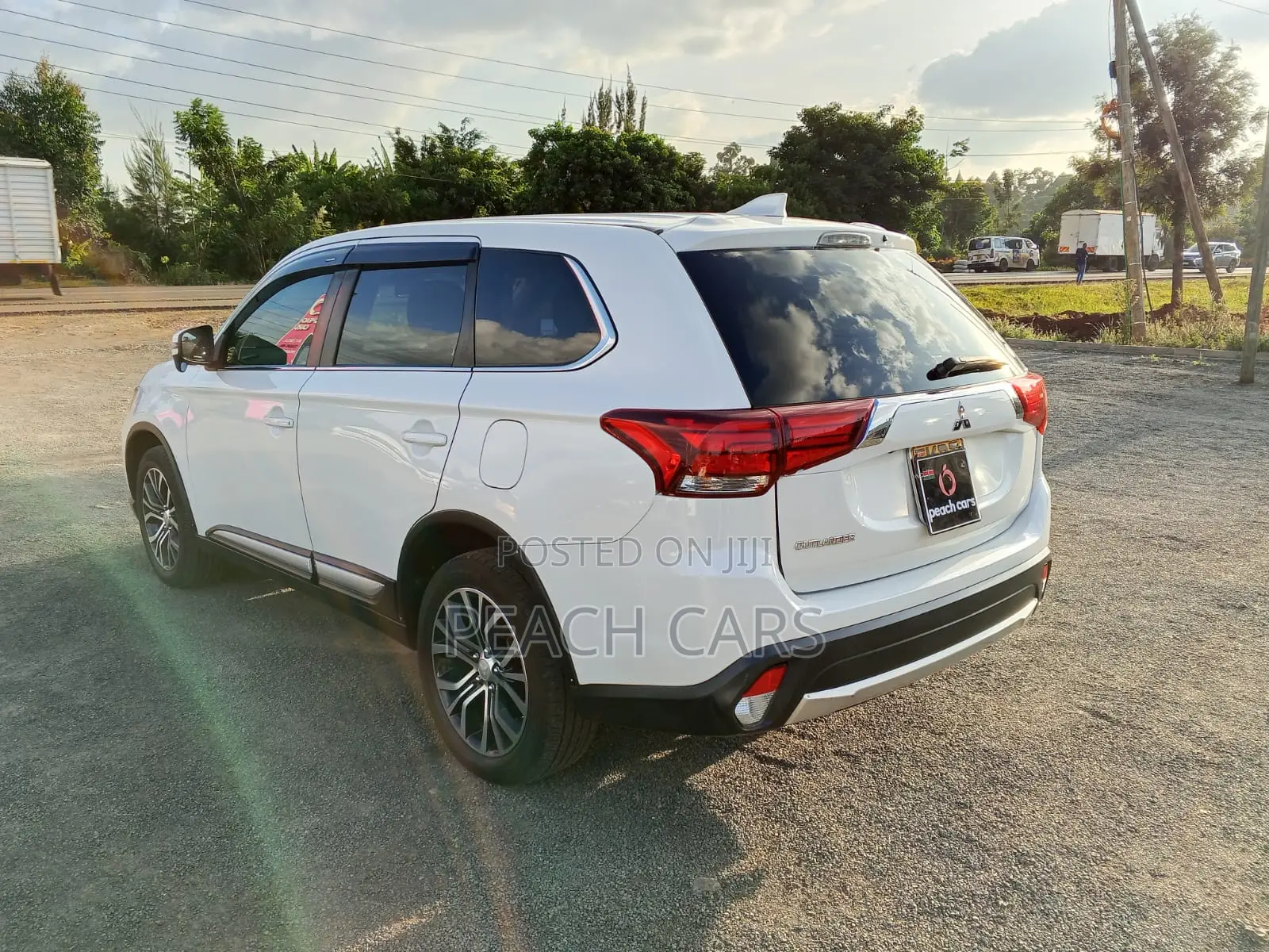 Mitsubishi Outlander 2018 White