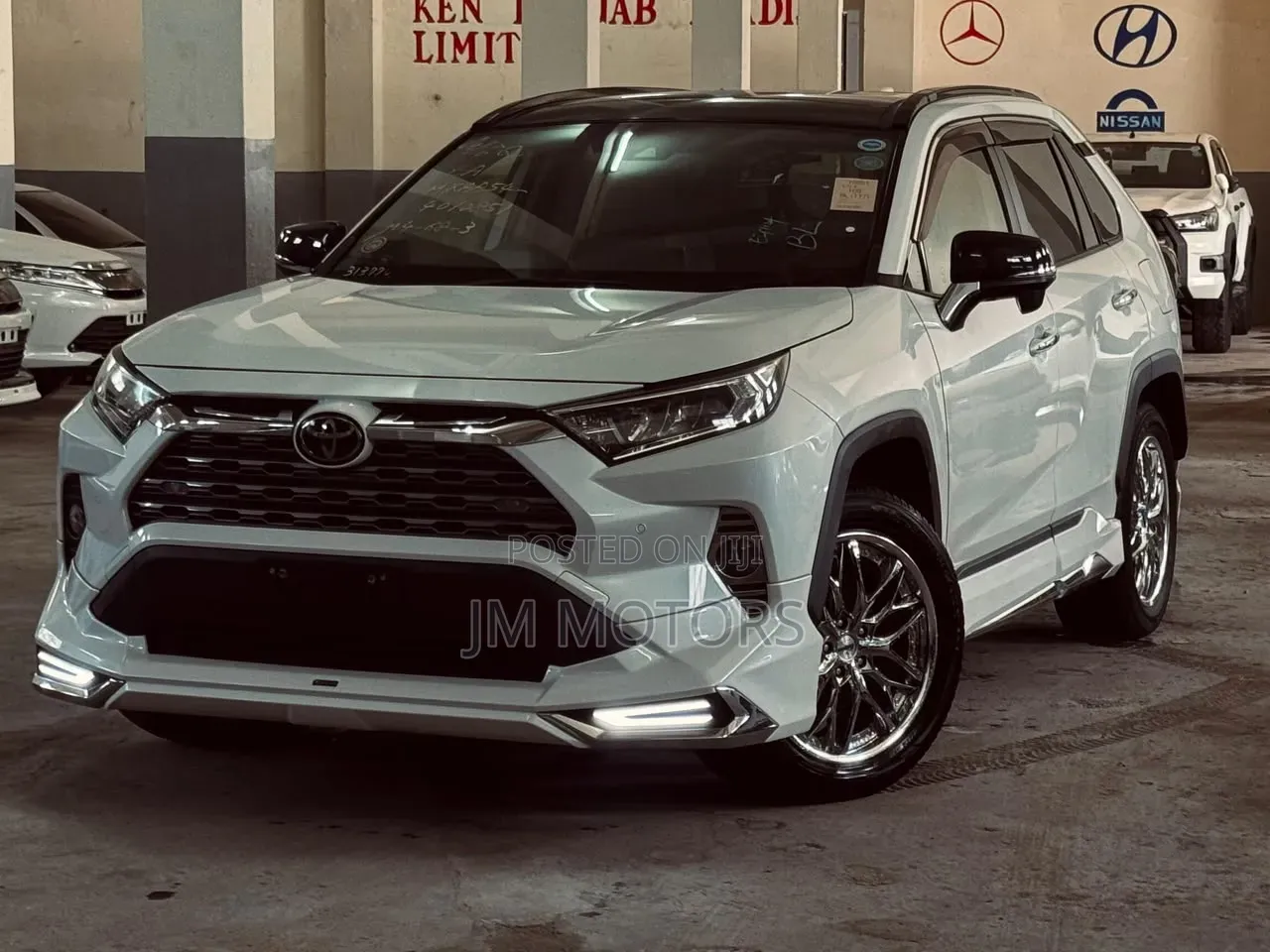 Toyota RAV4 2021 Off white
