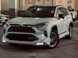 Toyota RAV4 2021 Off white