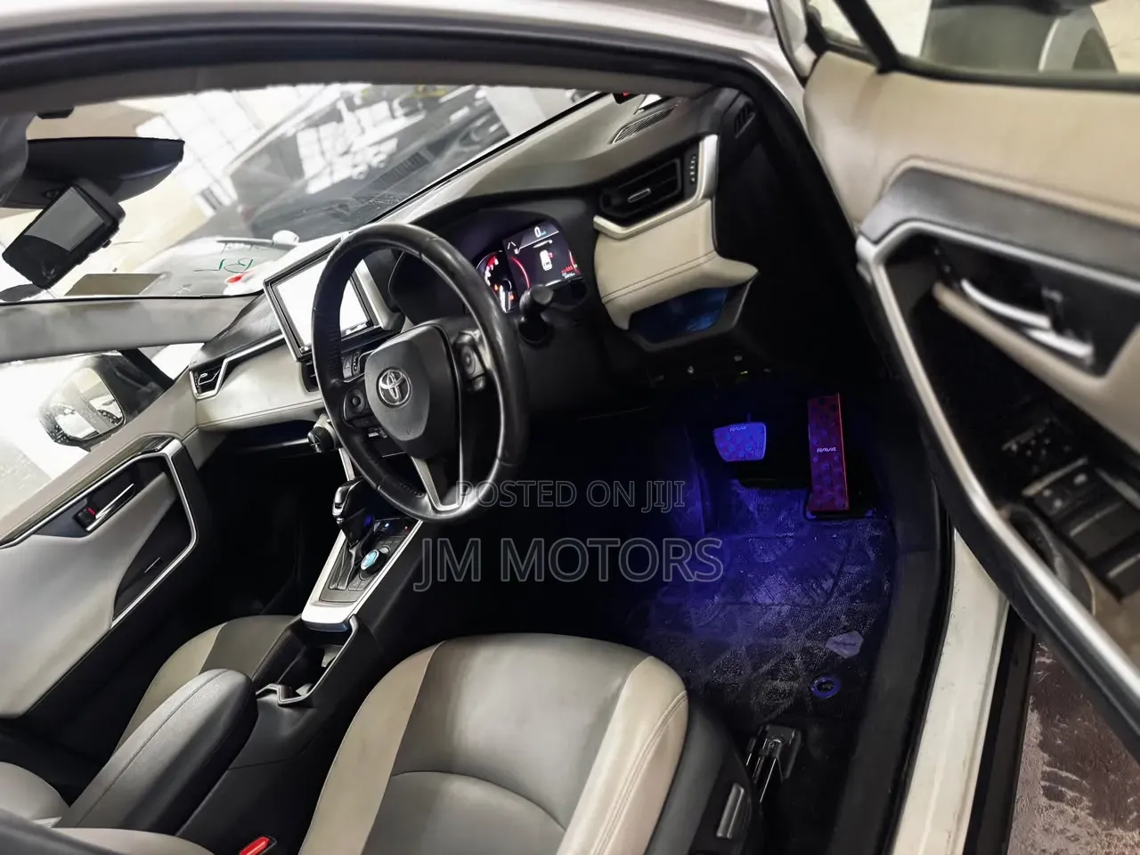 Toyota RAV4 2021 Off white