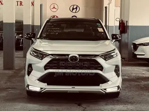 Toyota RAV4 2021 Off white