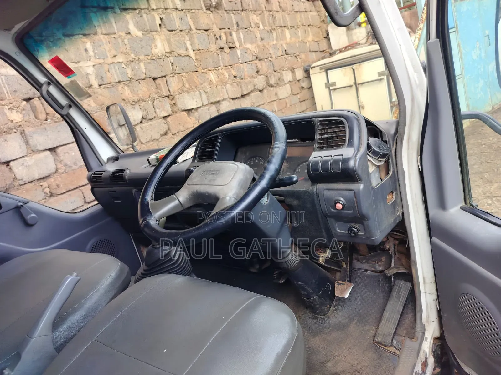 Isuzu NHR 2015