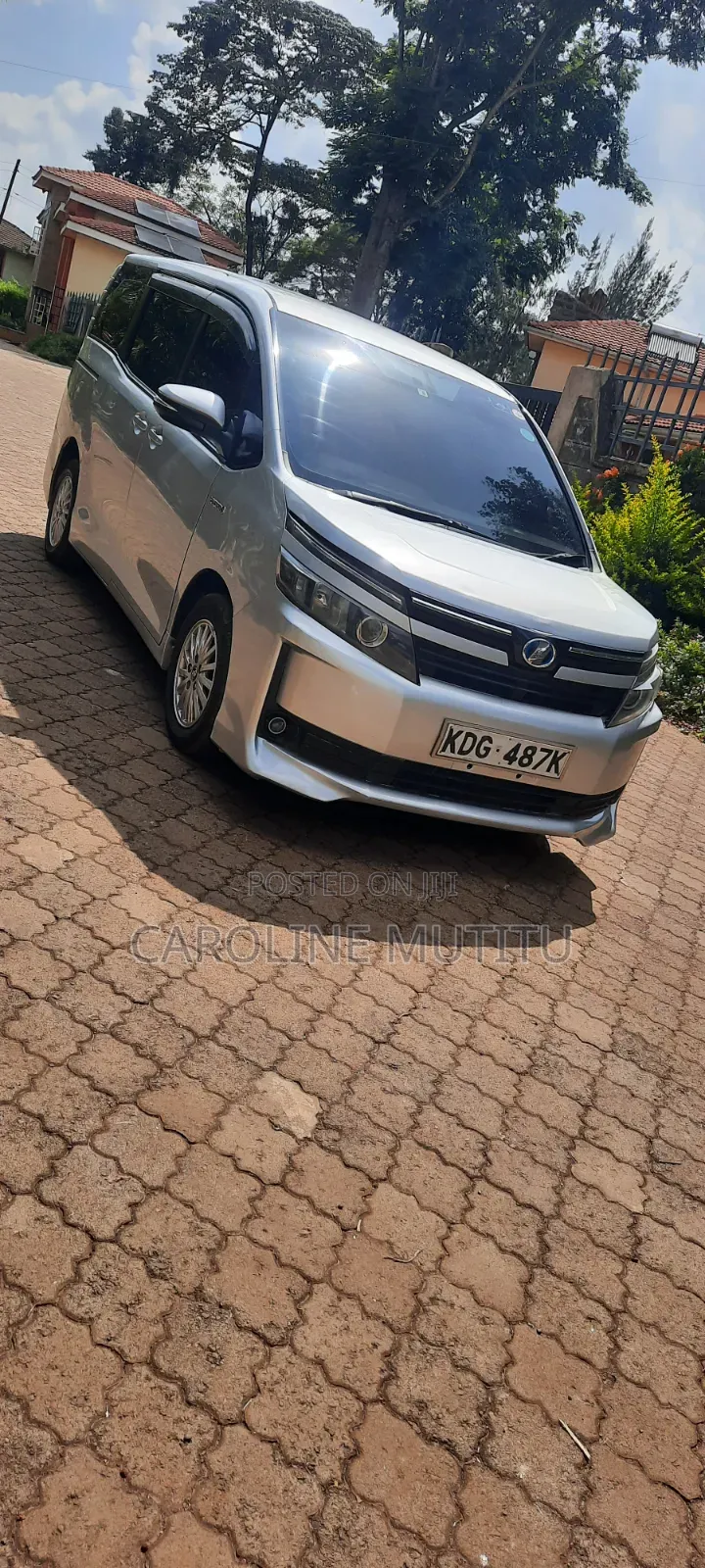 Toyota Voxy SV Premium 2014 Silver