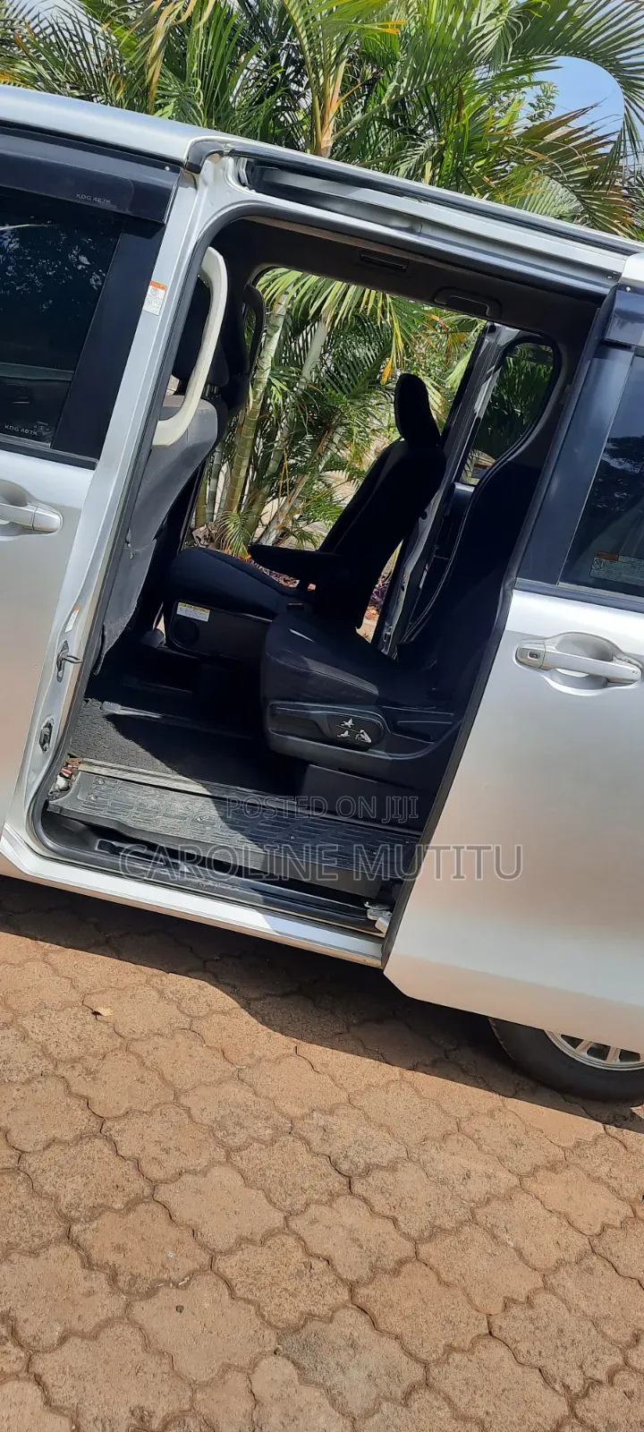 Toyota Voxy SV Premium 2014 Silver