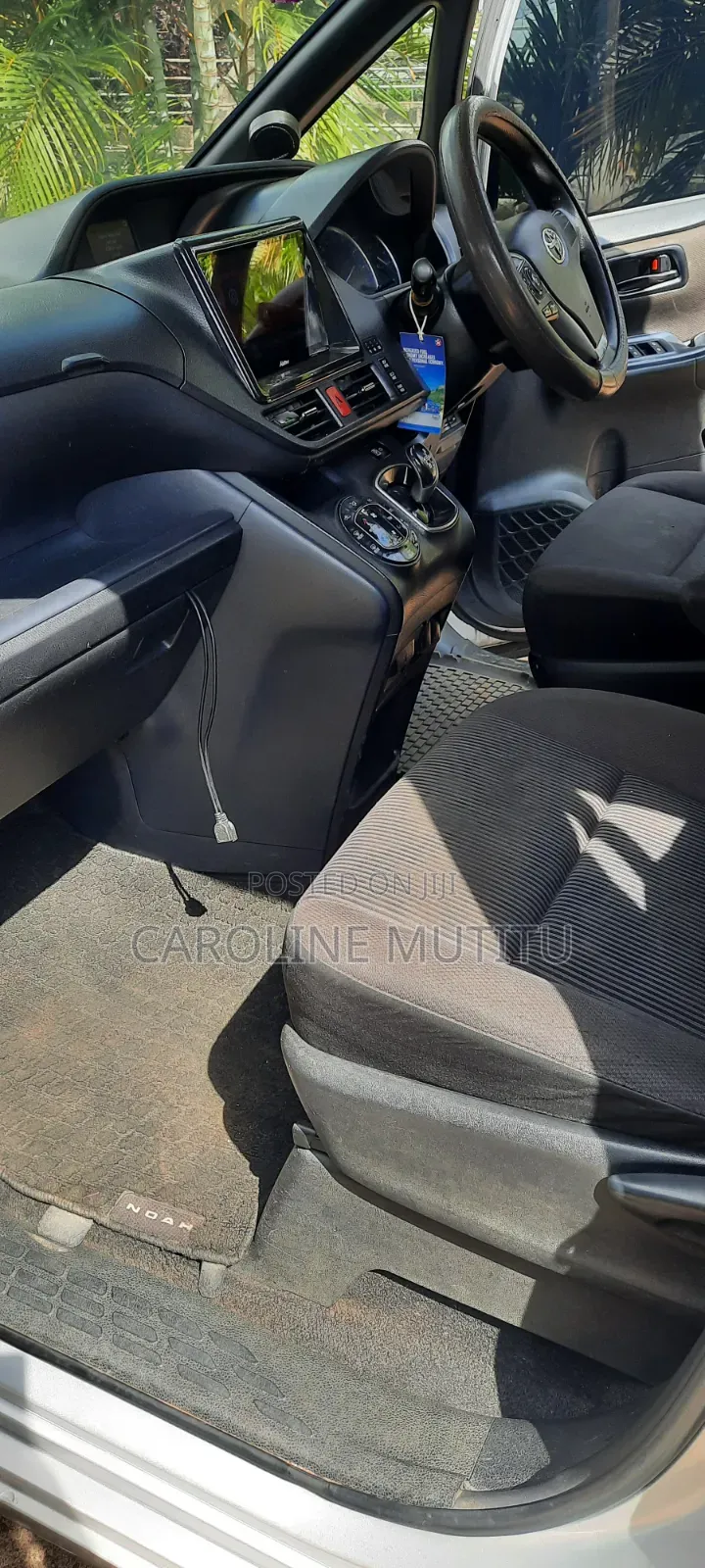 Toyota Voxy SV Premium 2014 Silver