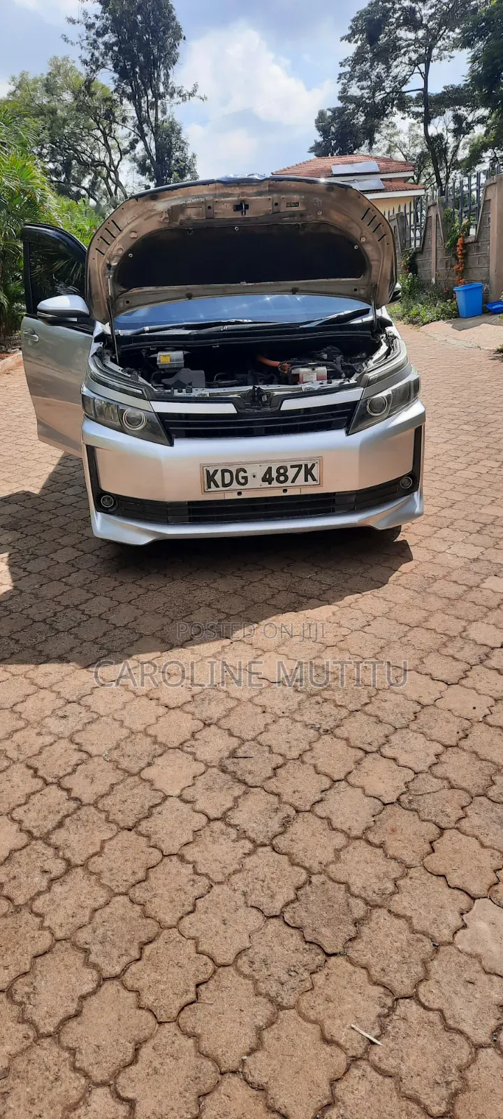 Toyota Voxy SV Premium 2014 Silver