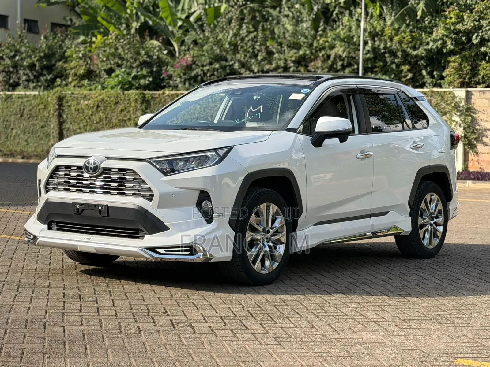 Toyota RAV4 2021 White