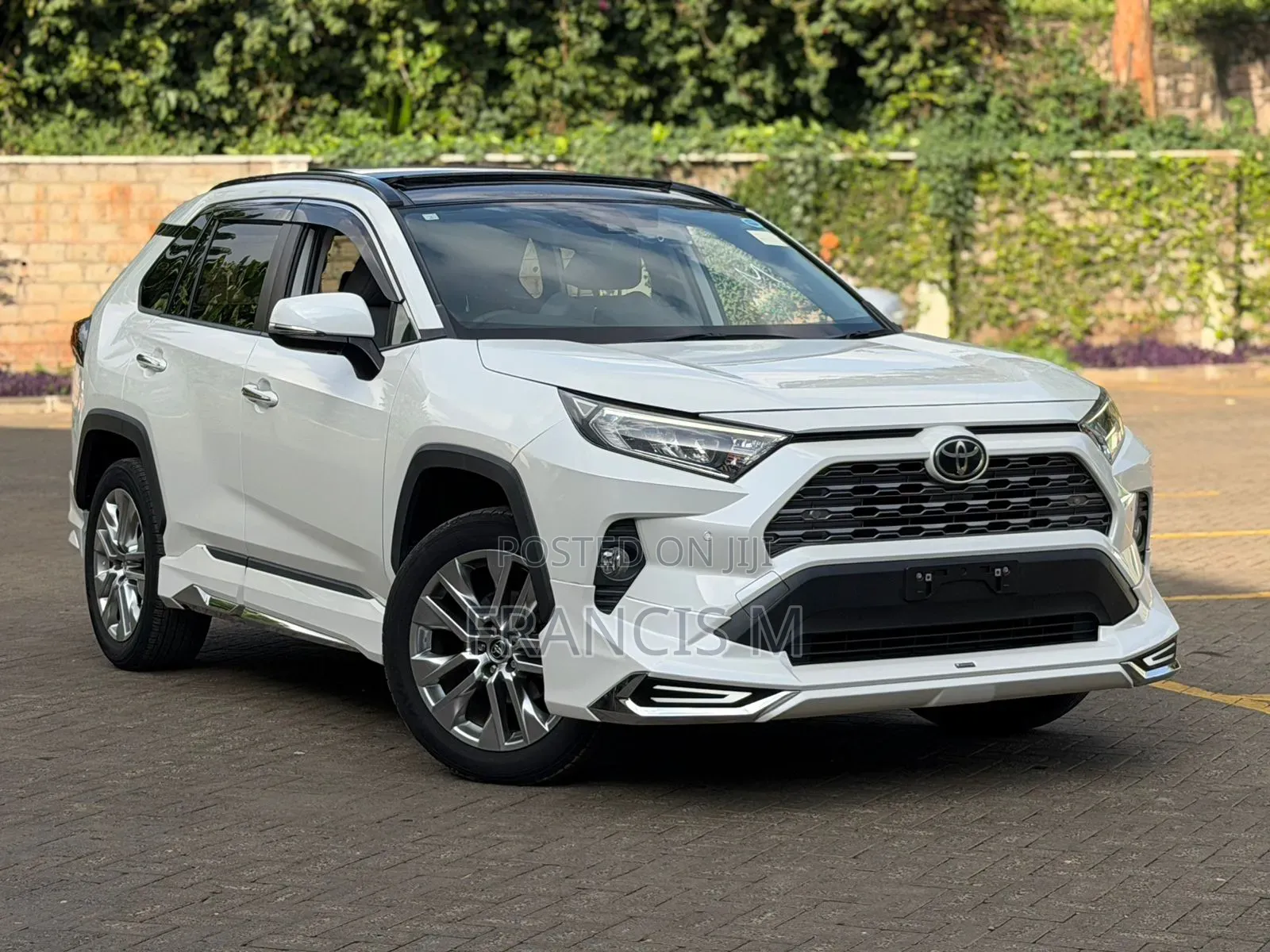 Toyota RAV4 2021 White