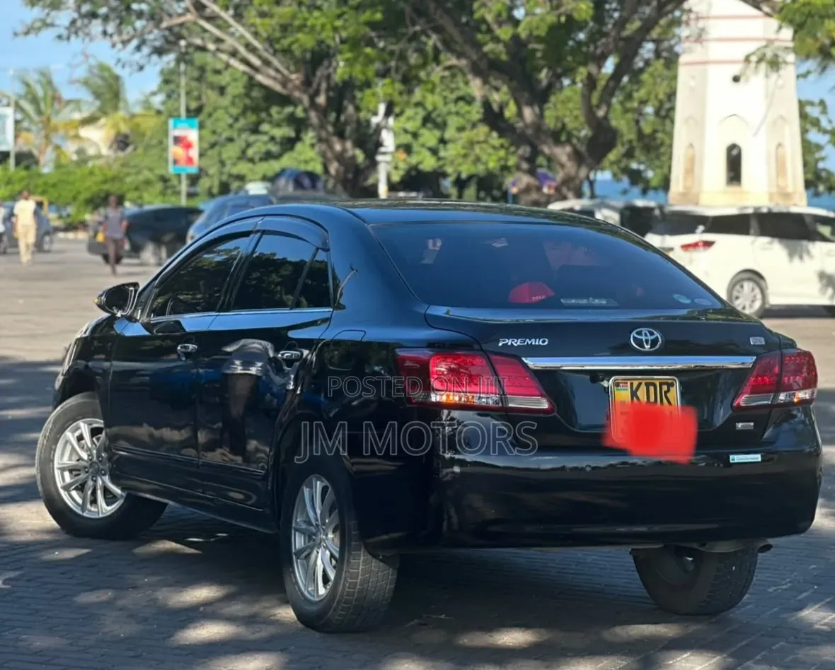 Toyota Premio 2017 Black
