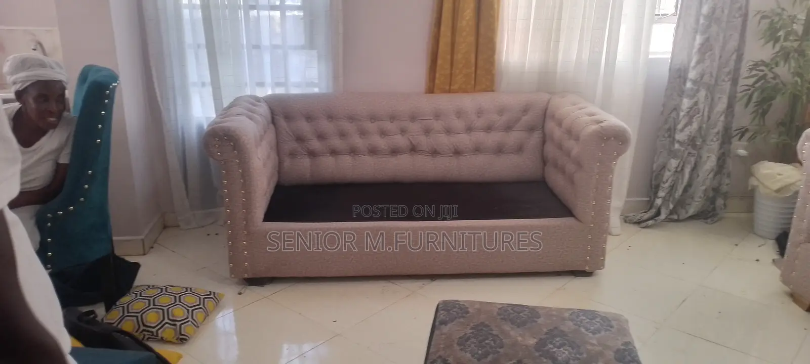 Brown Chester Seat