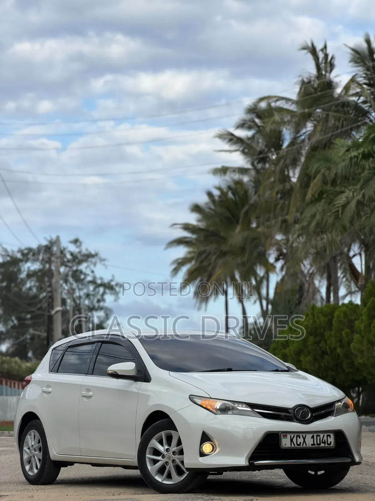 Toyota Auris 2012 White