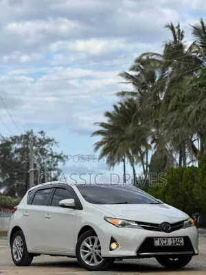 Toyota Auris 2012 White