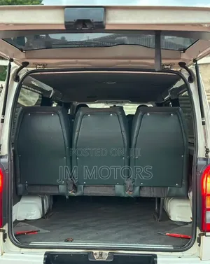 Toyota HiAce 2012 White