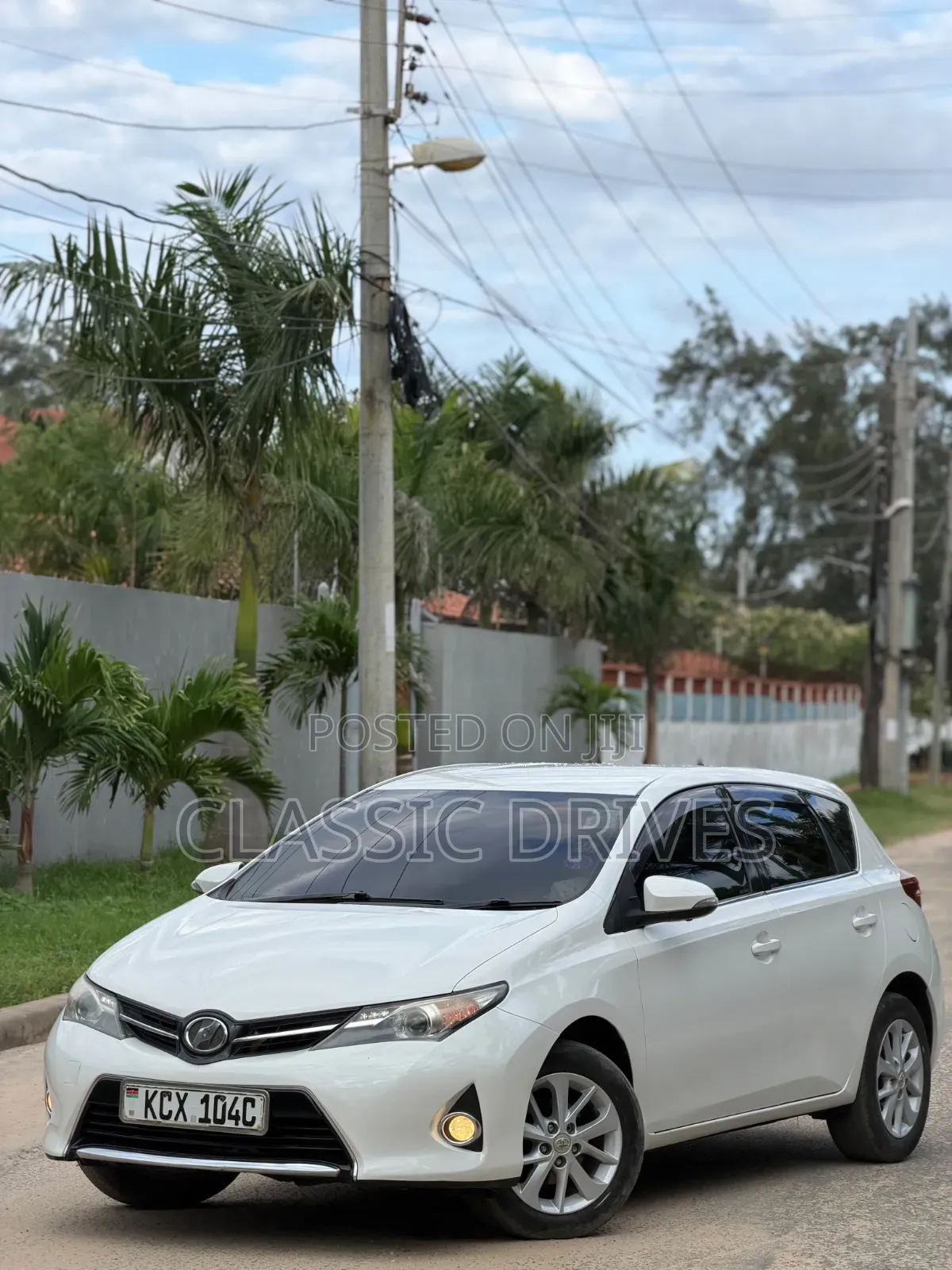 Toyota Auris 2012 White