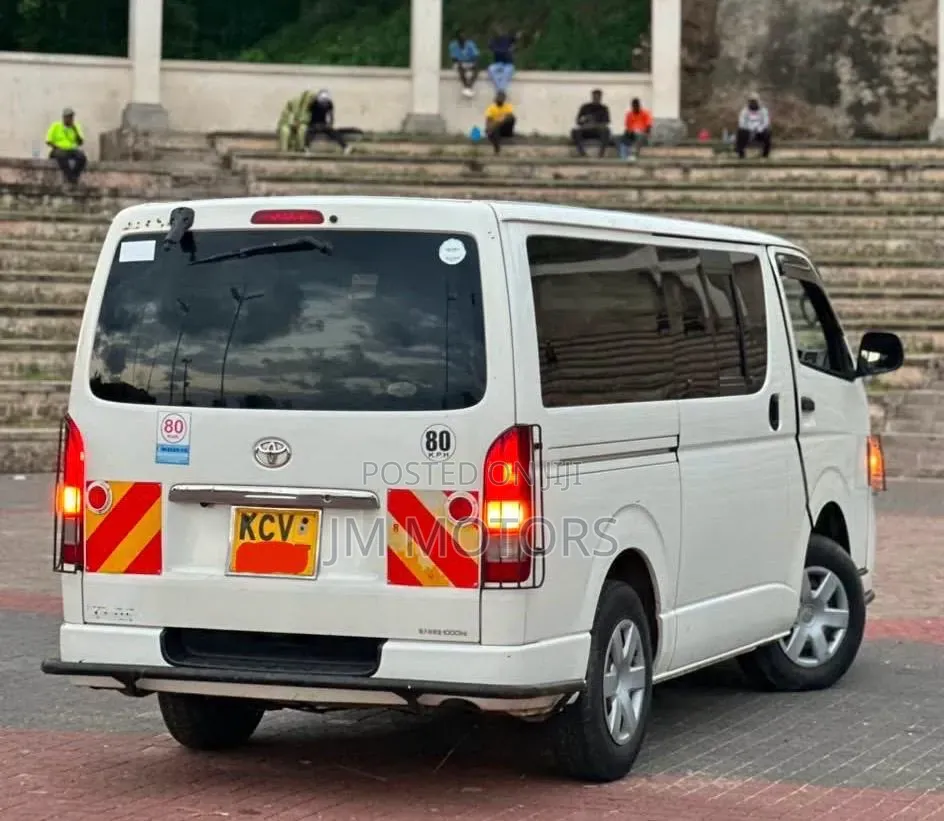 Toyota HiAce 2012 White