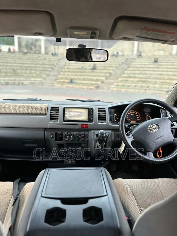 Toyota HiAce 2012 Grey - thumbnail 6