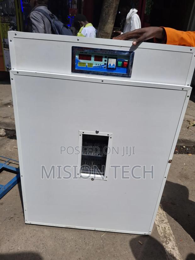 1056-Egg Capacity Fully Automatic Incubator**