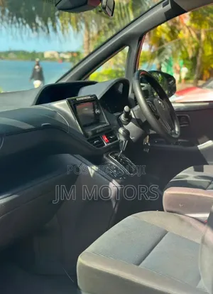 Toyota Voxy 2019 Off white