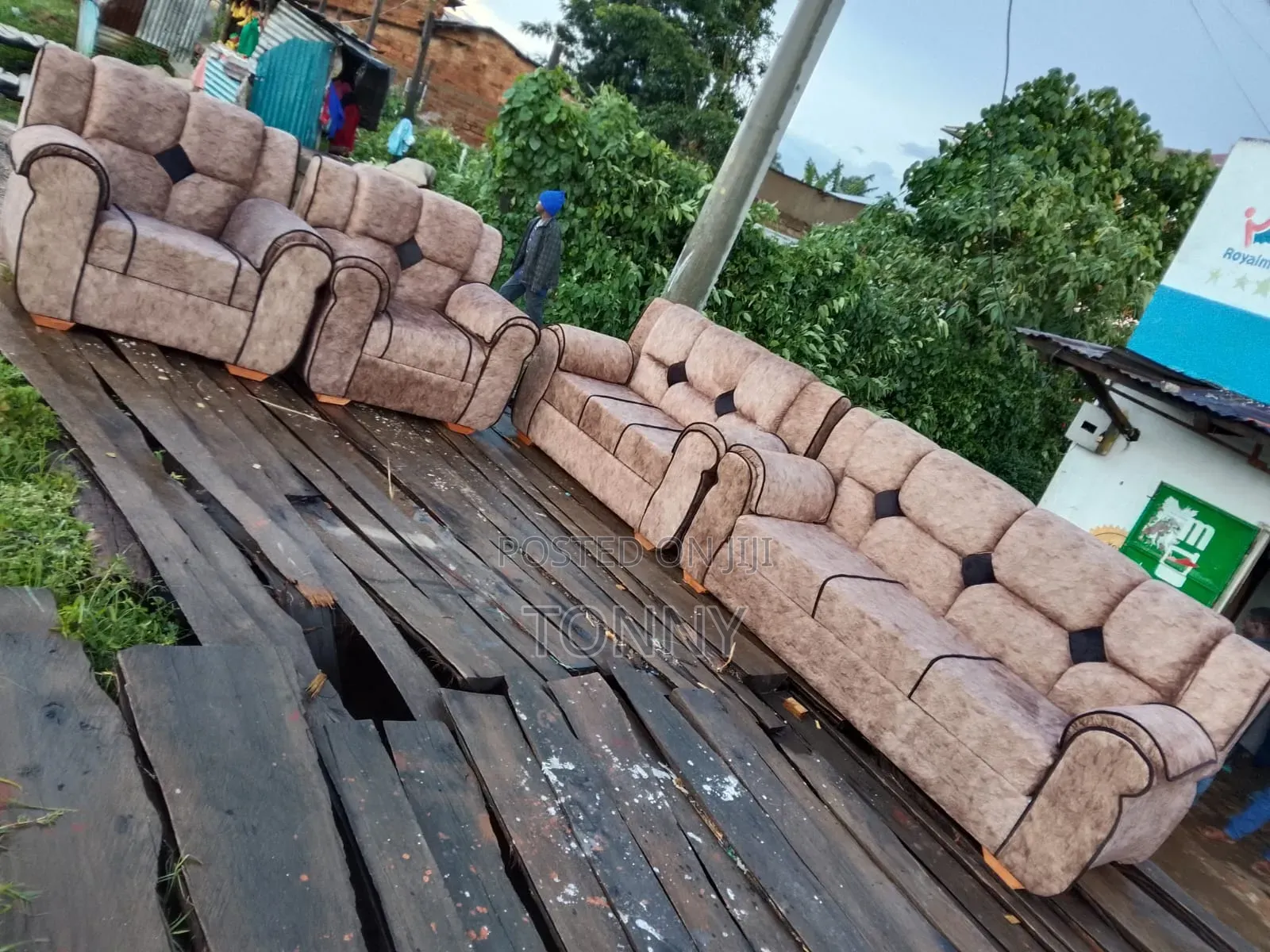 7 Seater B-Shaped Sofa