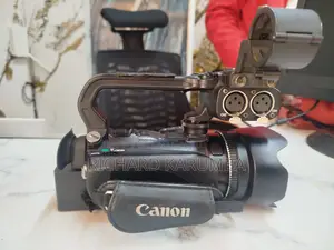 Canon Xa 10