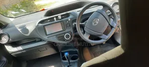 Toyota Aqua 2019 Silver