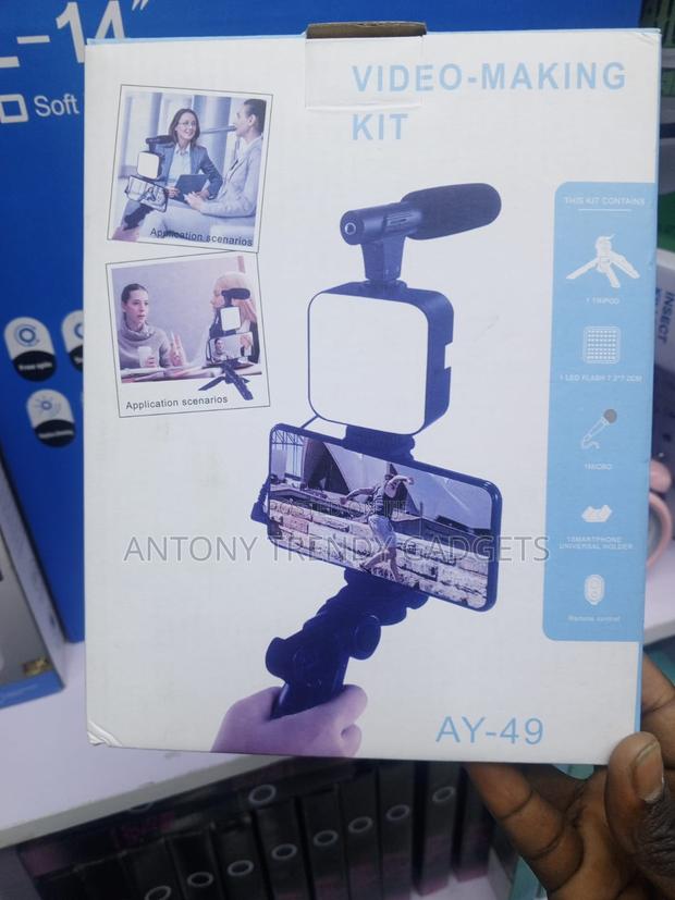 Ay-49 Mobile Vlogger Kit With Led Light And Bluetooth Remote - thumbnail 2
