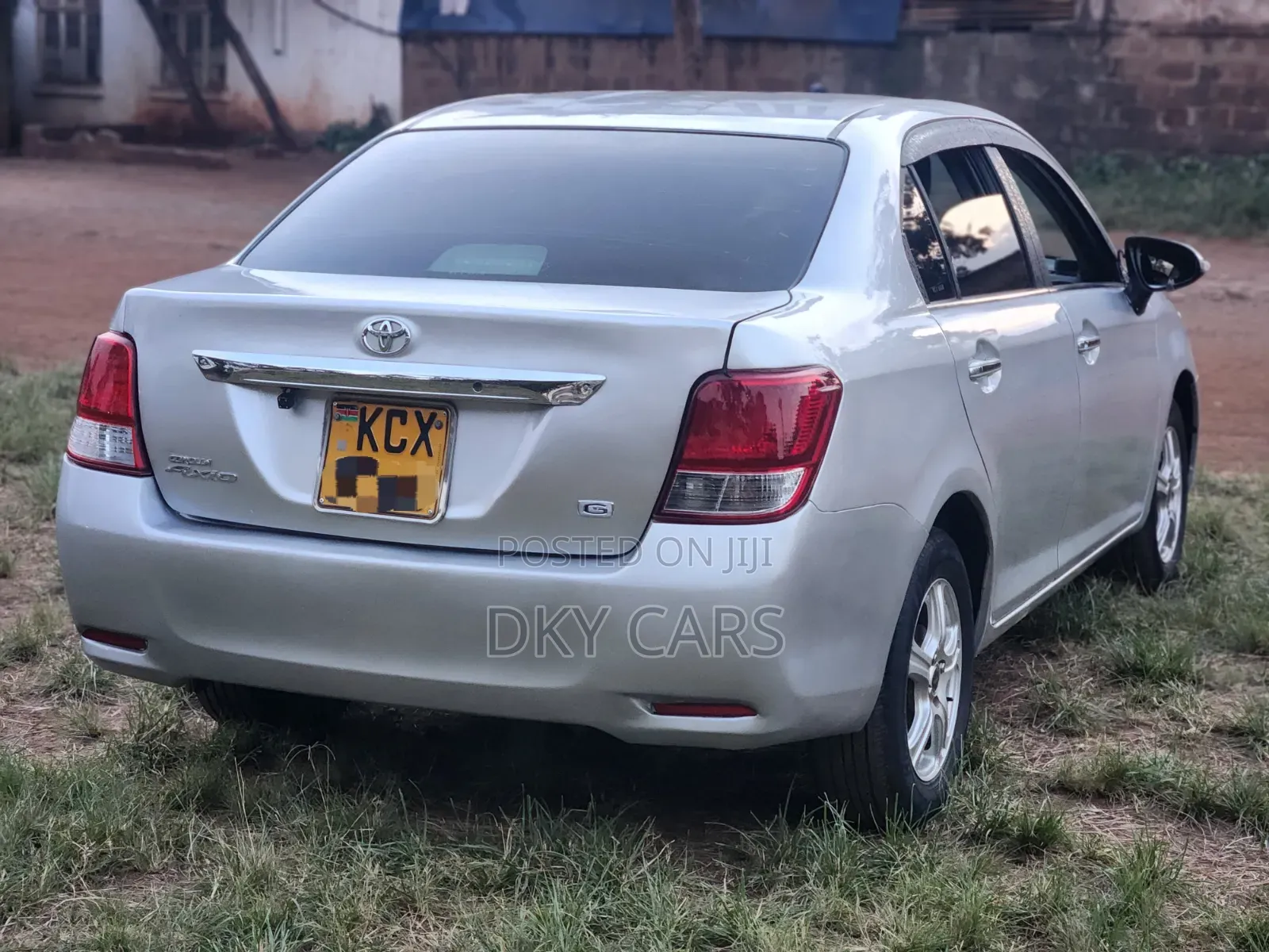 Toyota Axio 2013