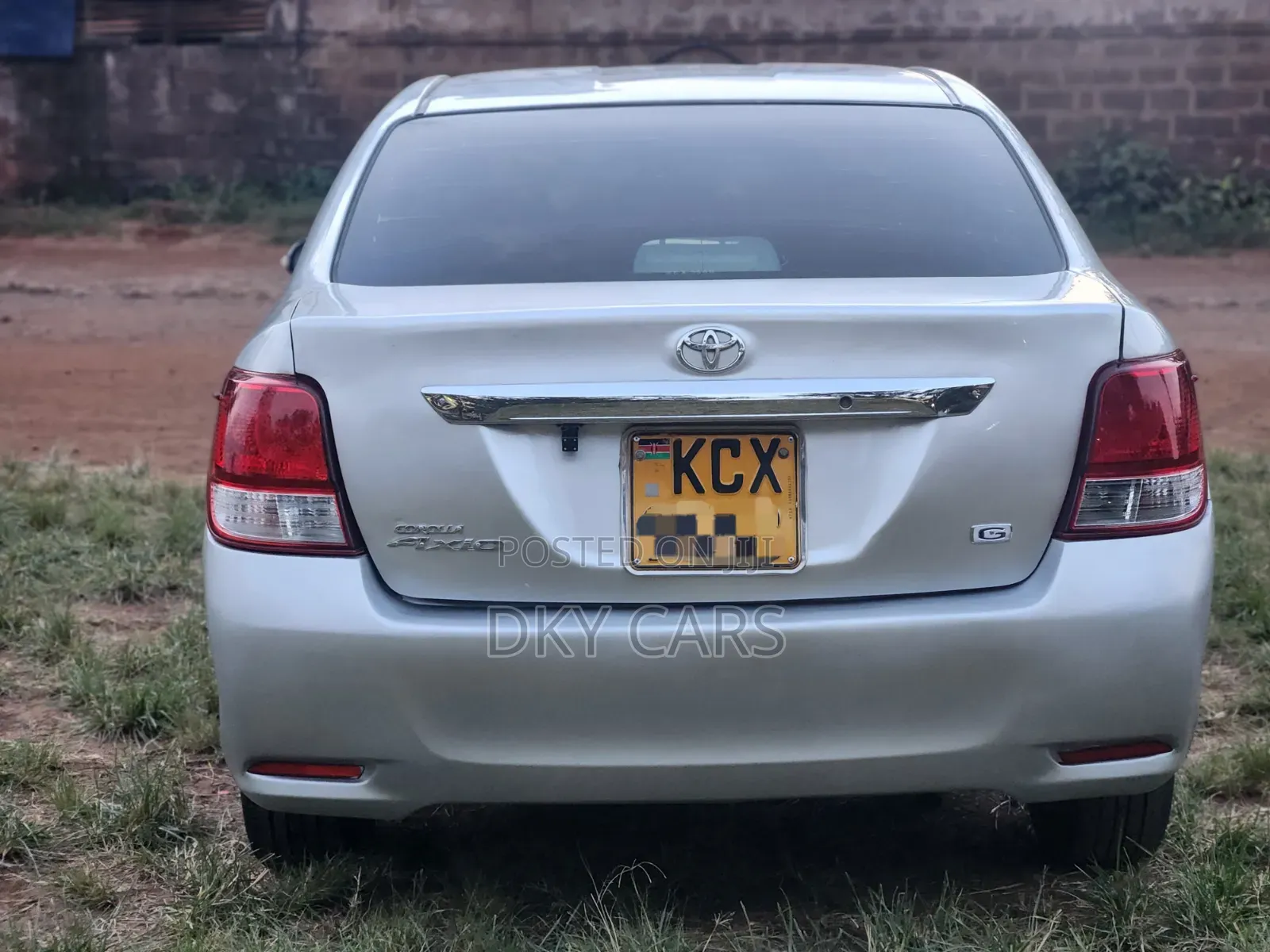 Toyota Axio 2013