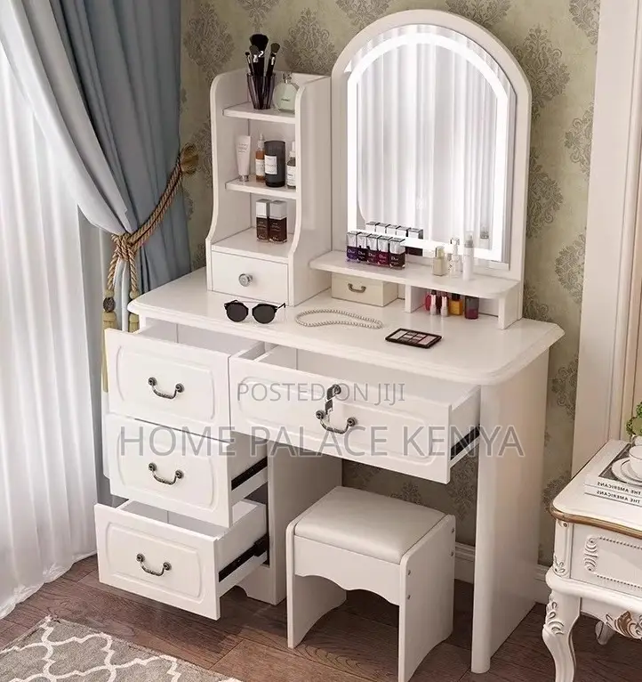 Vanity Table: Hand-carved Teak Wood Dressing Table With Jewelry Tray
