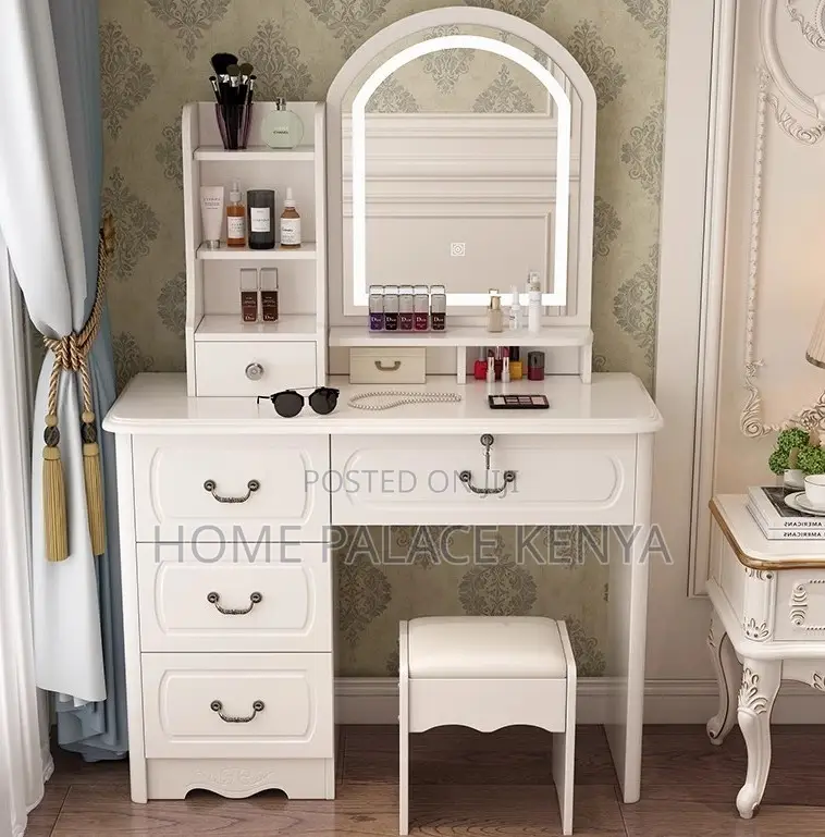 Vanity Table: Hand-carved Teak Wood Dressing Table With Jewelry Tray
