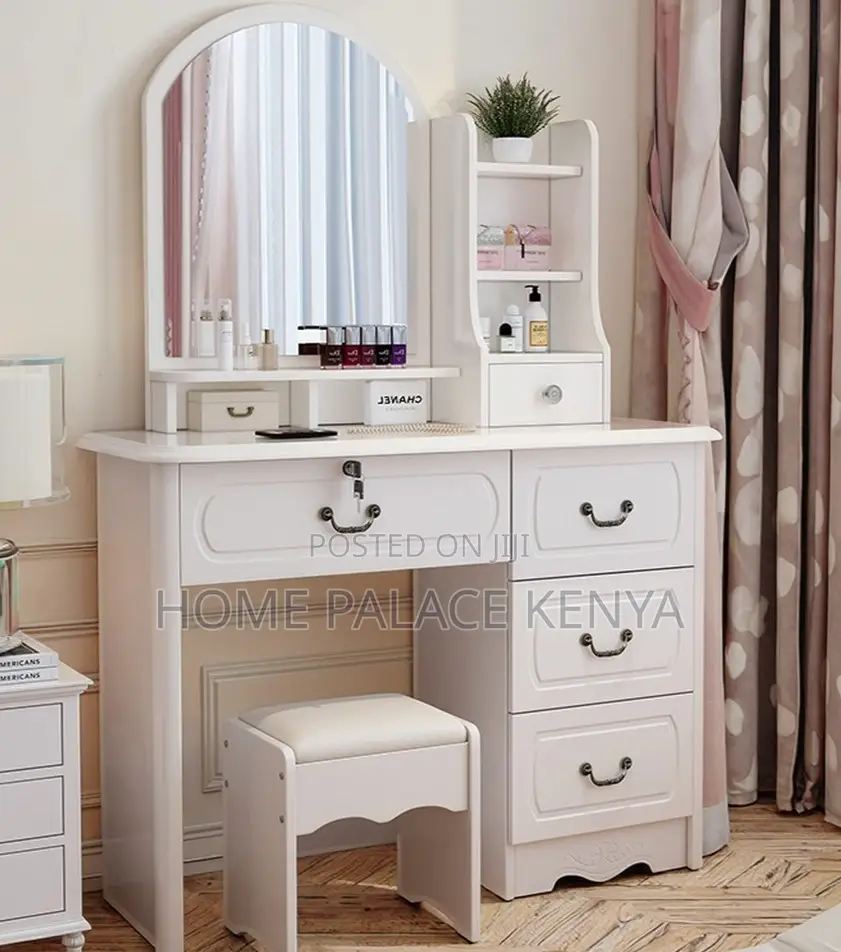 Vanity Table: Hand-carved Teak Wood Dressing Table With Jewelry Tray