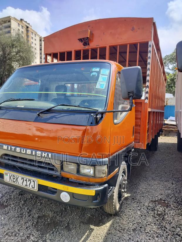 Mitsubishi Canter - thumbnail 3