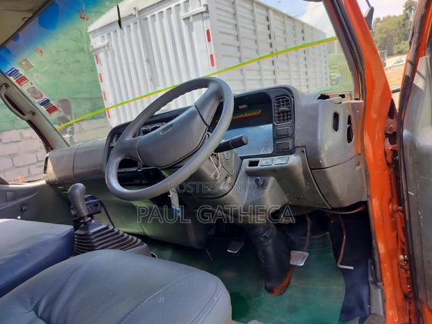 Mitsubishi Canter - thumbnail 4