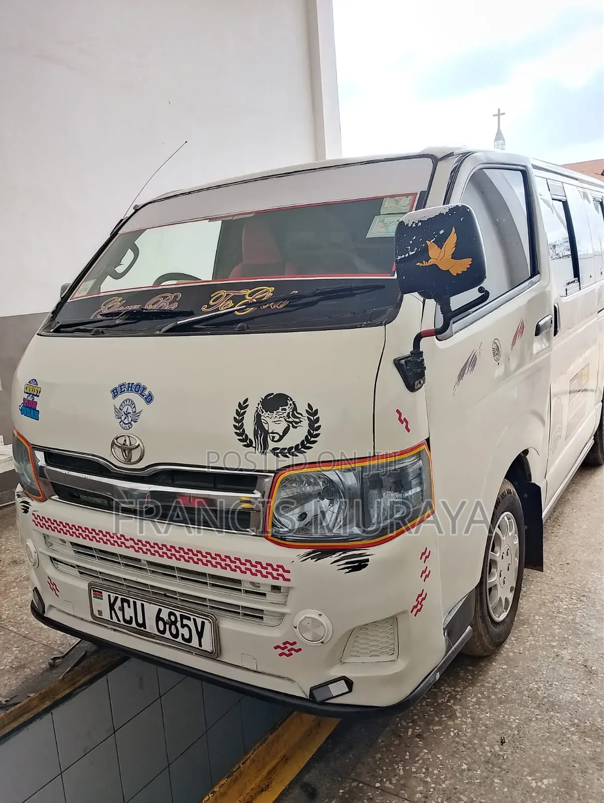 Toyota HiAce 2013 White