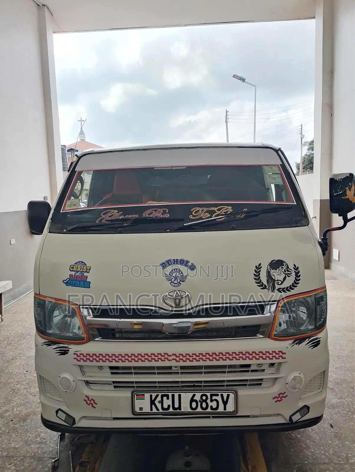 Toyota HiAce 2013 White