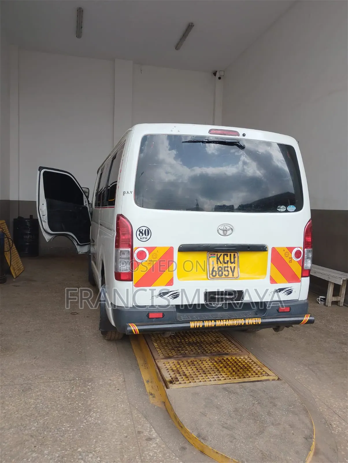 Toyota HiAce 2013 White