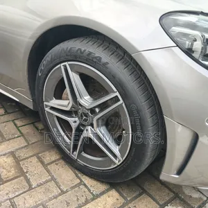 Mercedes-Benz C200 2019 Brown