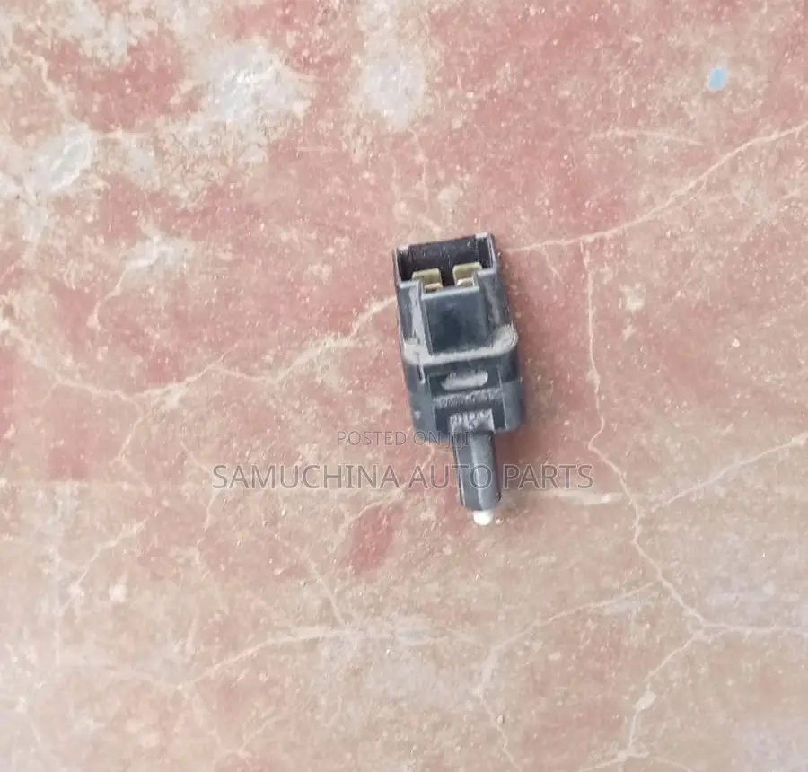 Brake Switch Nissan Wingroad Y12