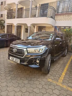 Toyota Hilux 2016 Black
