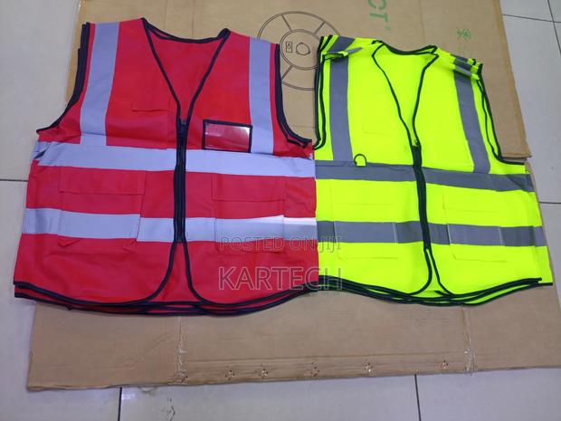 Luminous Green Reflector Jackets With Zipper And Pockets