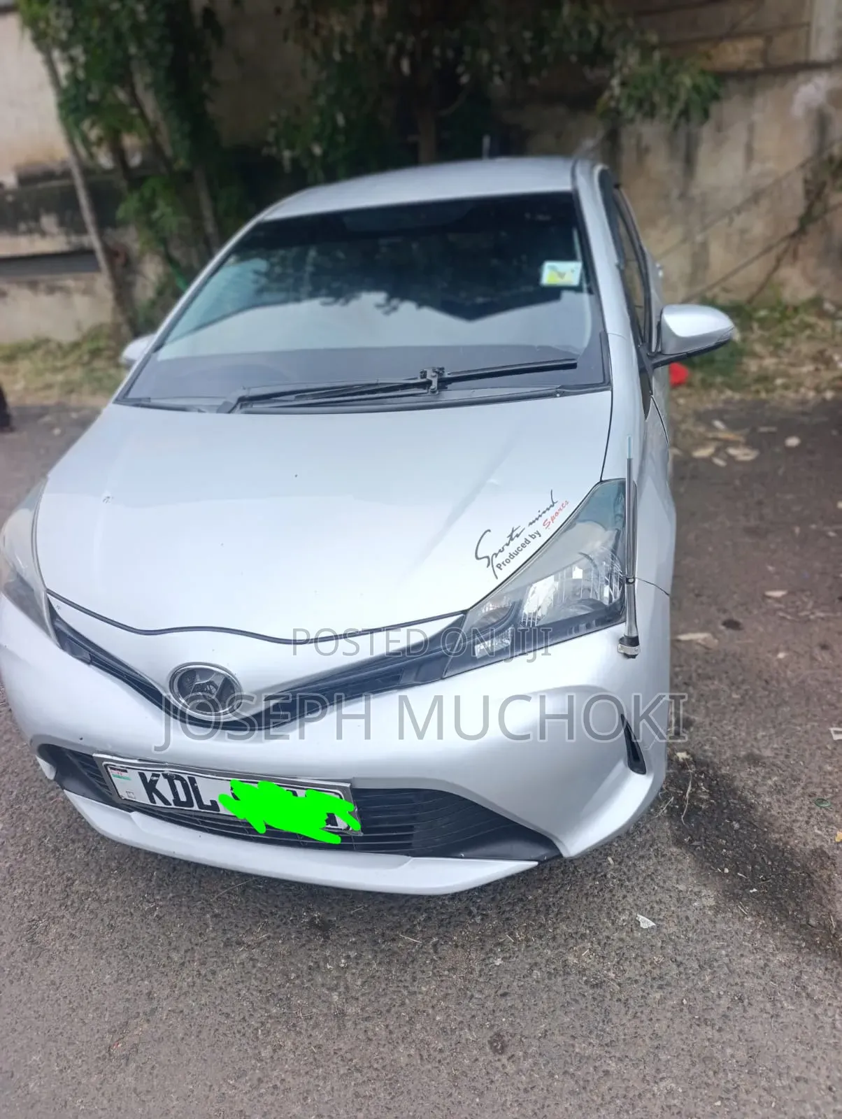 Toyota Vitz 2016 Silver