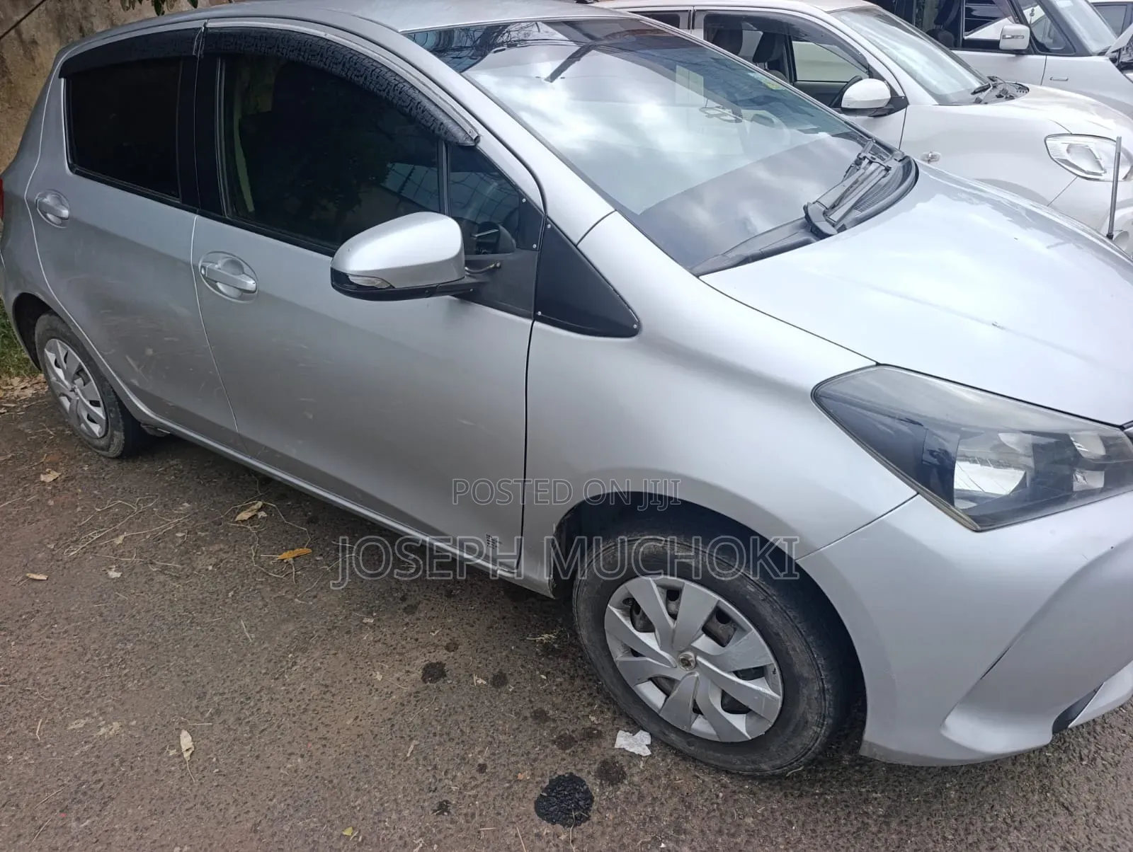 Toyota Vitz 2016 Silver