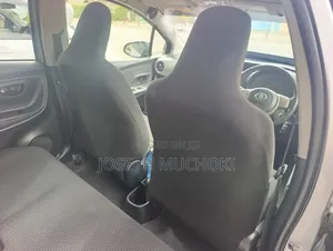 Toyota Vitz 2016 Silver