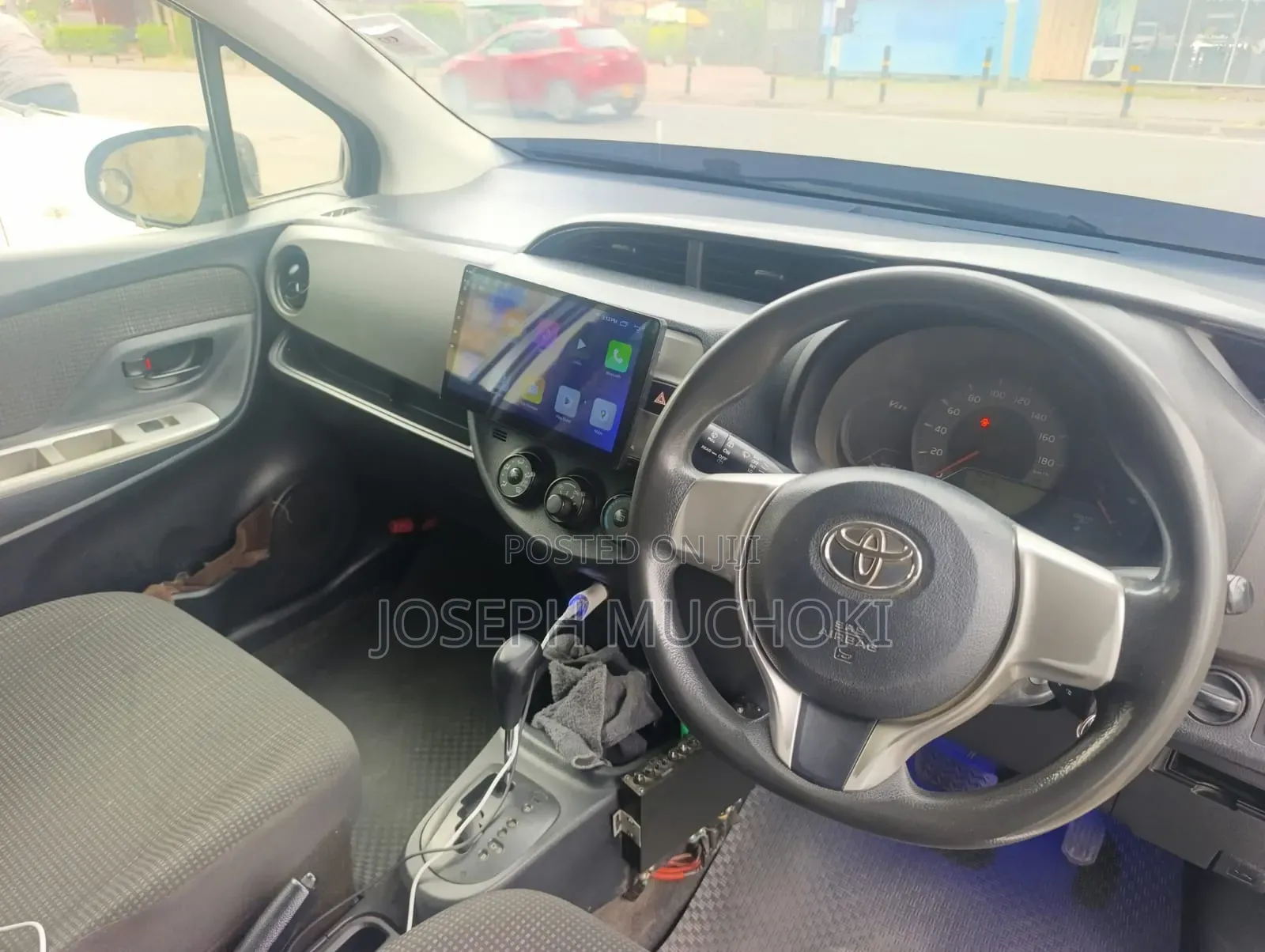 Toyota Vitz 2016 Silver