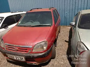 Toyota Raum 1998 Red