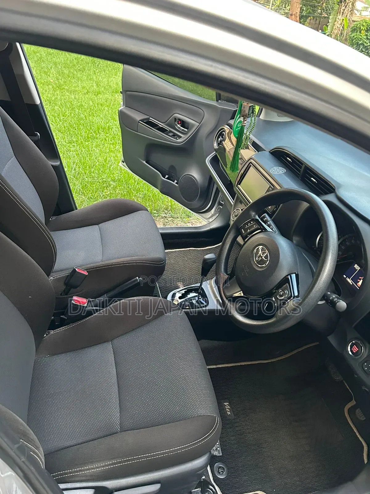 Toyota Vitz 2019 Silver