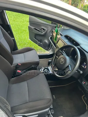 Toyota Vitz 2019 Silver